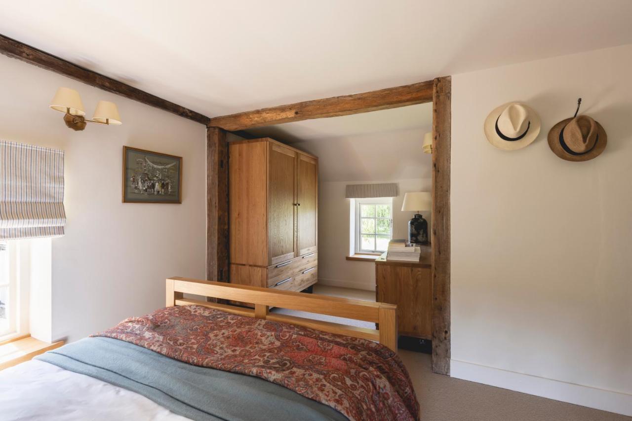 Cosy Cottage With Beautiful Garden, Hottub & Sauna Marden  Exterior photo